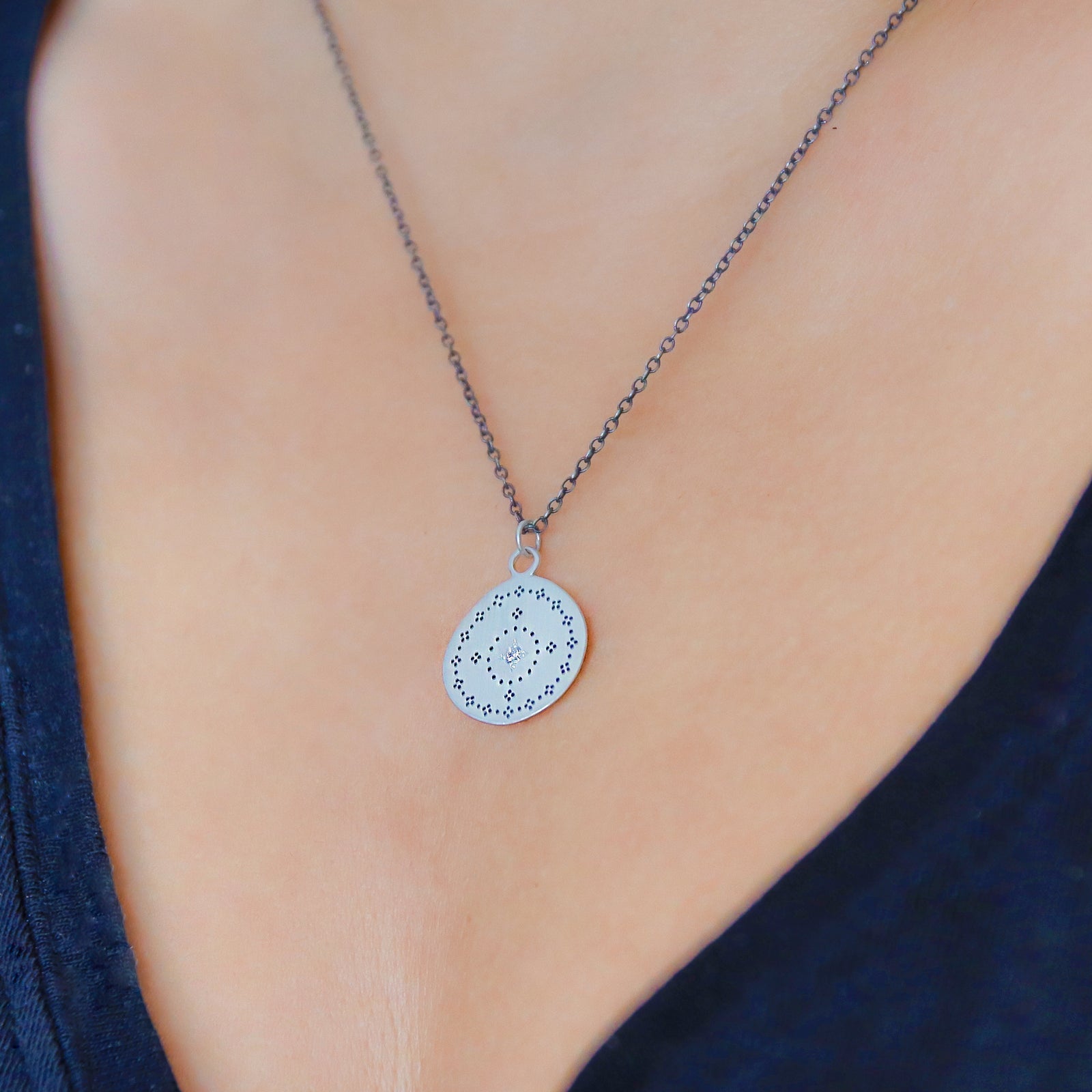 Nostalgia Blue Sapphire Necklace