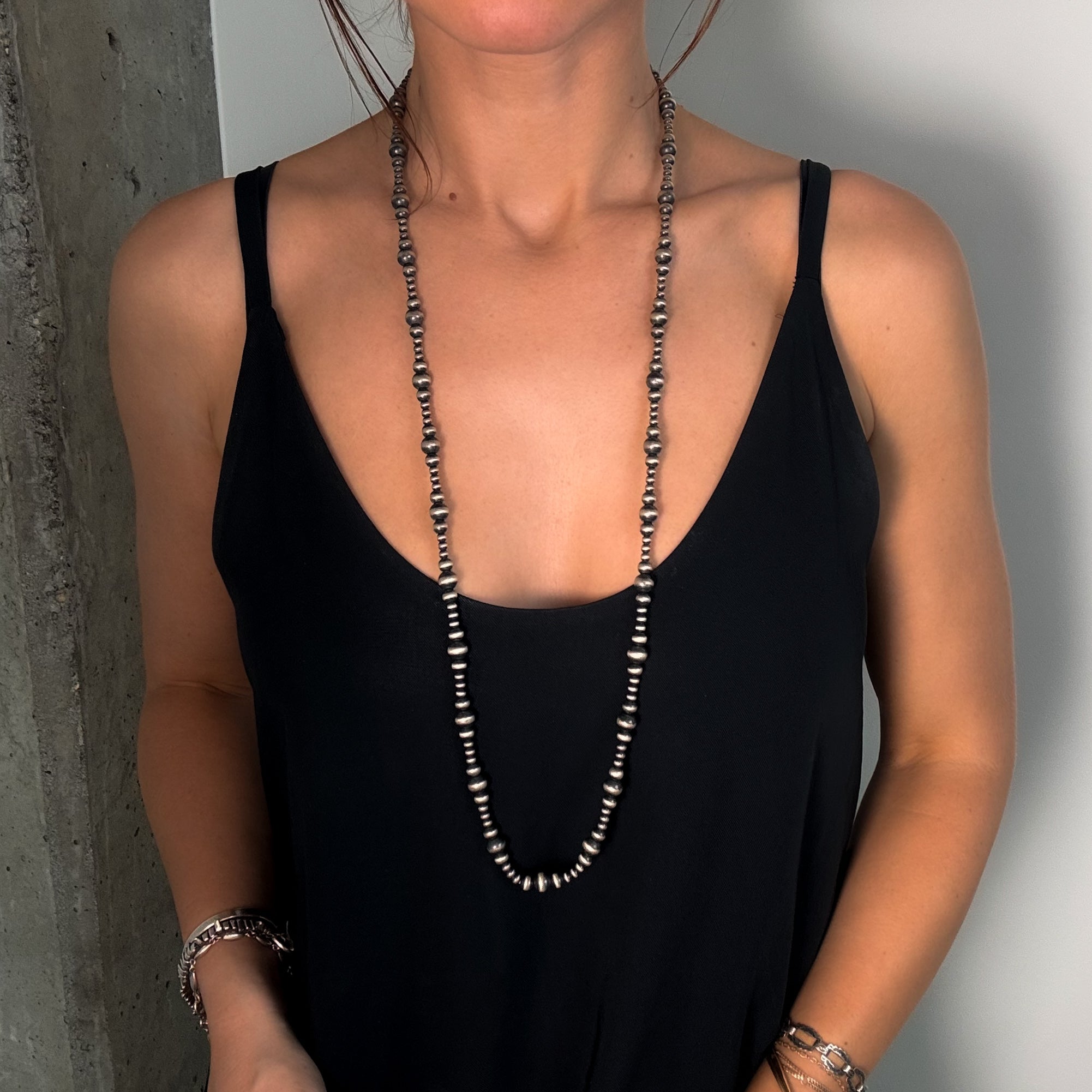 Long Alternating Navajo Pearl Strand Necklace