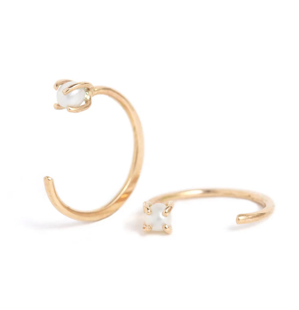 Fresh Water Pearl Hug Single Earring