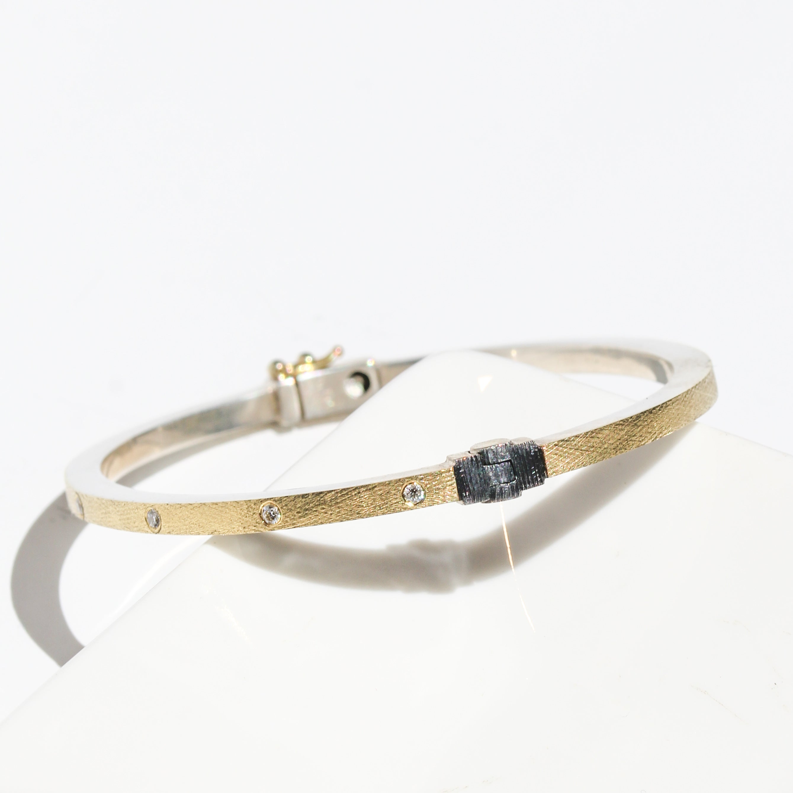 orly-2_5-yellow-gold-bracelet-rene-escobar